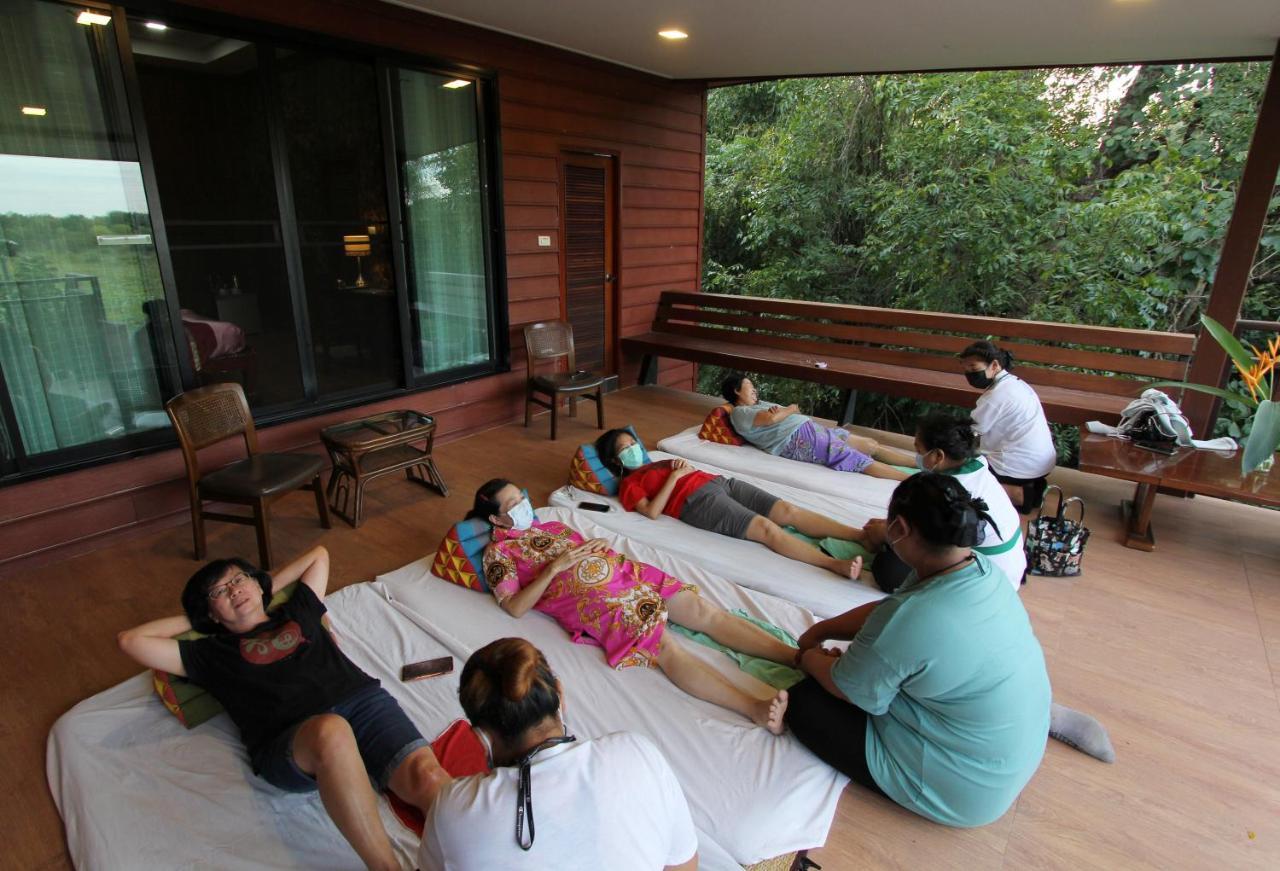 Hotel Baanbua Nonlen à Udon Thani Extérieur photo
